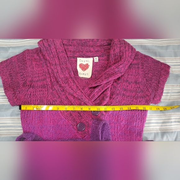 Purple and pink short sleeved sweater with belt. - Picture 4 of 11